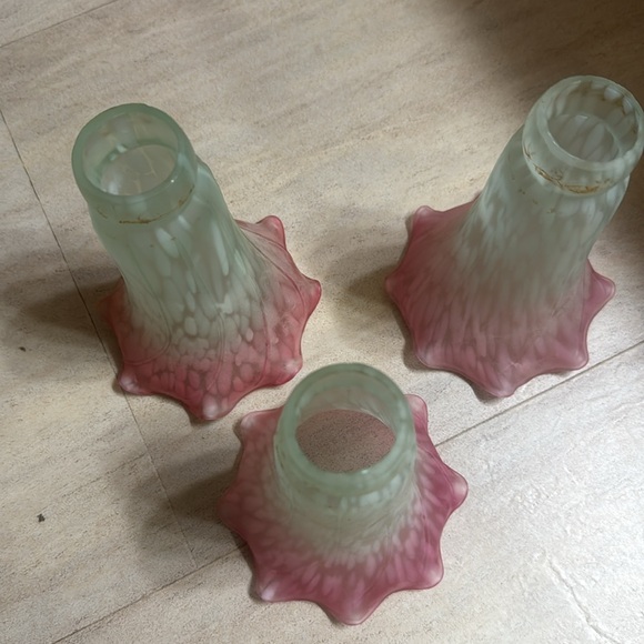 Lily flower glass lampshade tulip style glass - Picture 4 of 5